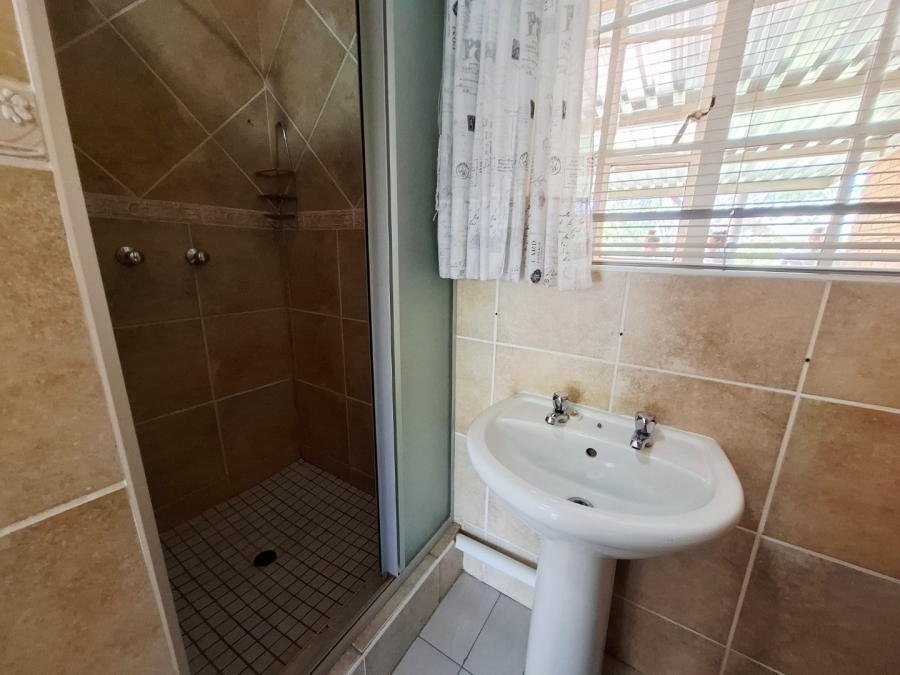 3 Bedroom Property for Sale in Langenhovenpark Free State